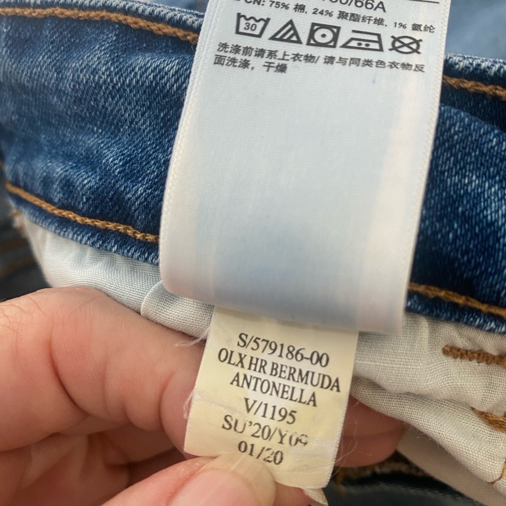 Old Navy Blue Denim Bermuda Shorts - Rolled Hem, Size 4 - Picture 5 of 6